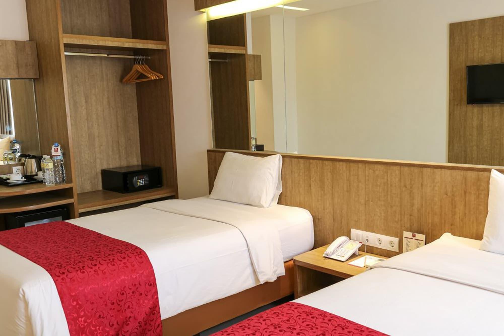 West Point Hotel Bandung Extérieur photo