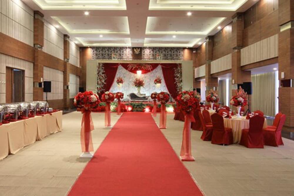 West Point Hotel Bandung Extérieur photo