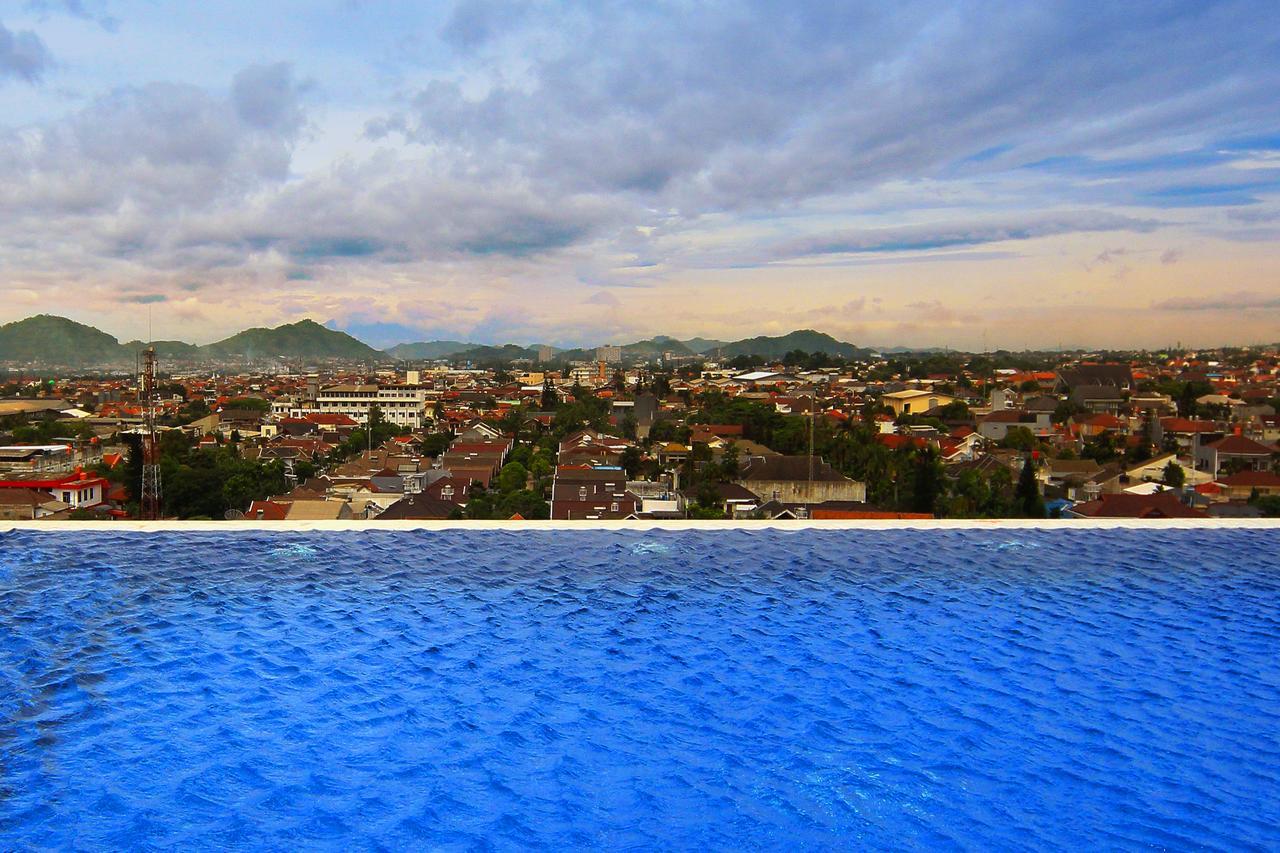 West Point Hotel Bandung Extérieur photo
