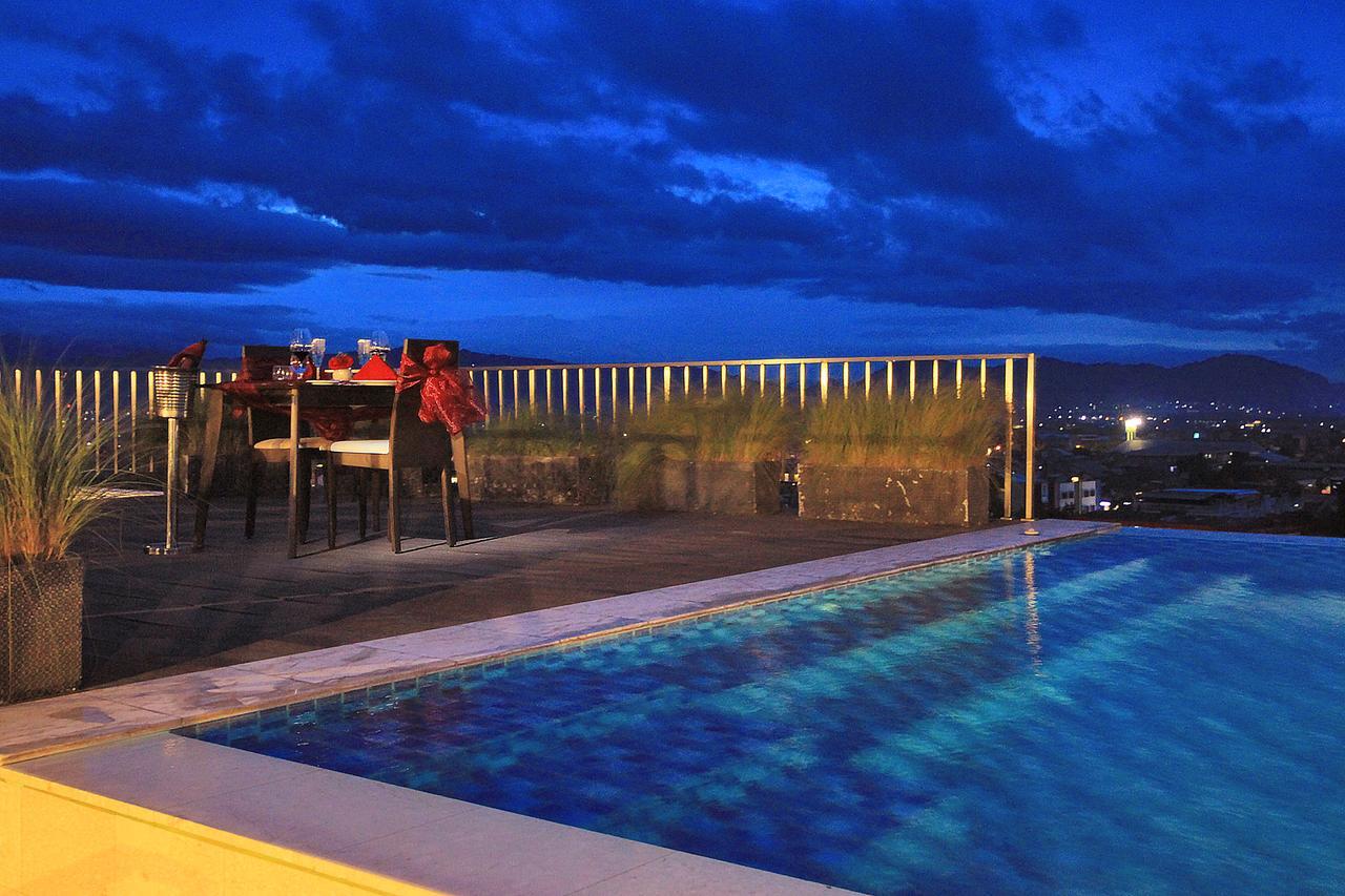 West Point Hotel Bandung Extérieur photo