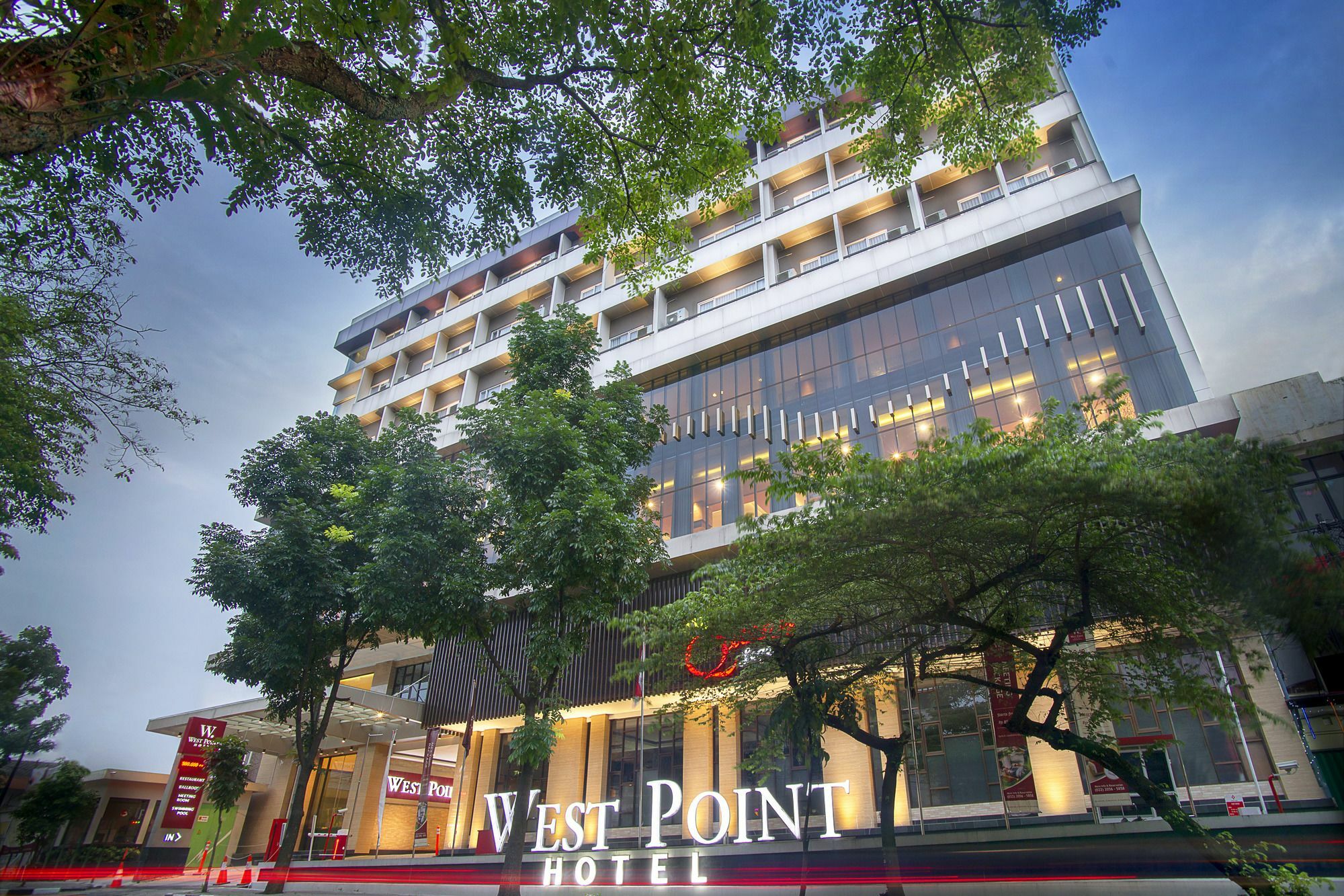 West Point Hotel Bandung Extérieur photo